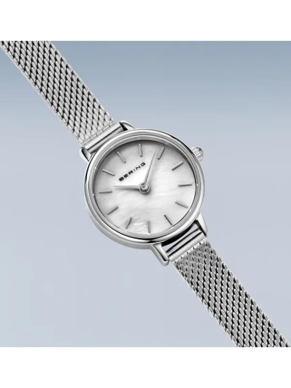 BERING Damenuhren-Classic silber mit Perlmutt-Zifferblatt 11022-004