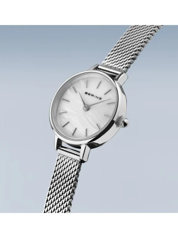 BERING Damenuhren-Classic silber mit Perlmutt-Zifferblatt 11022-004