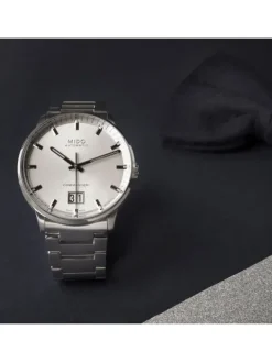 MIDO Herrenuhren-COMMANDER II Automatic Big Date, Stahlarmband M021.626.11.031.00